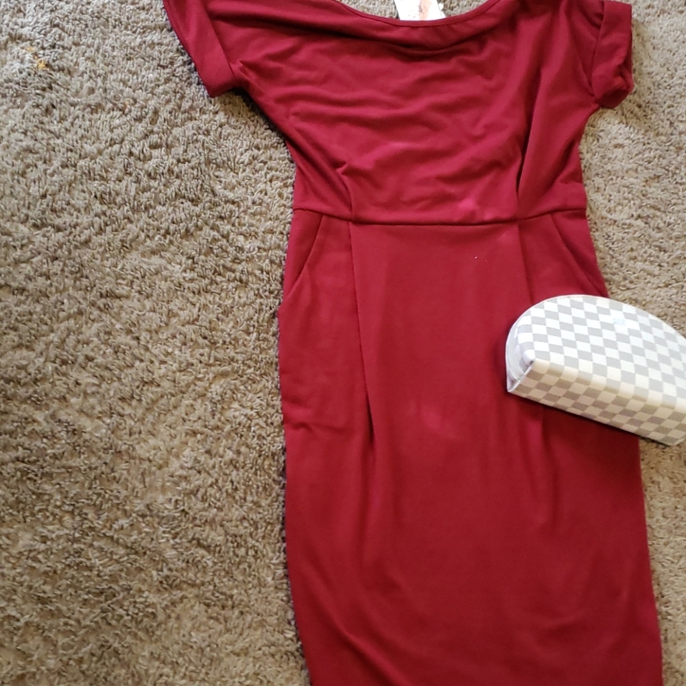 Pretty Garden wine dress
